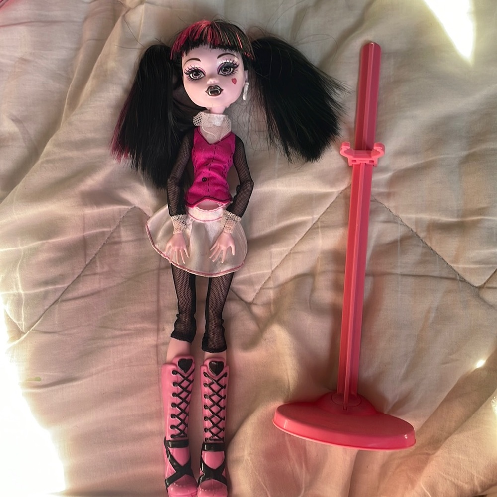 Original Draculura doll